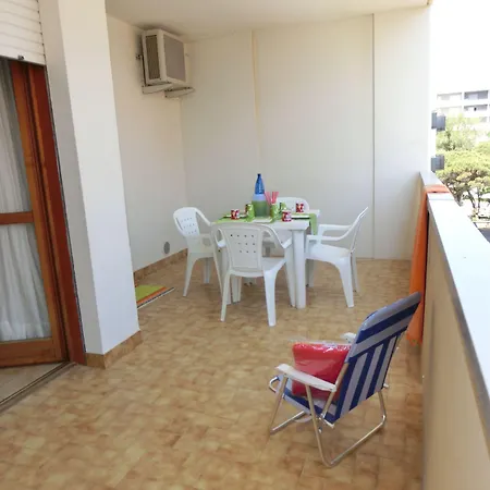 Apartment Wonderful Seafront In