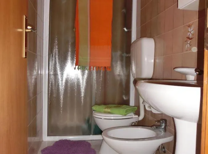 Апартаменти Wonderful Seafront In