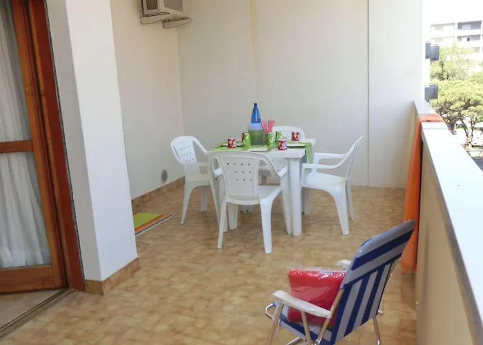 Apartment Wonderful Seafront In